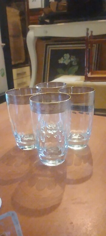 4 ad. Su bardağı 