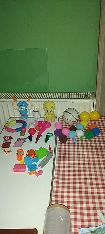  Beden Çeşitli oyuncaklar