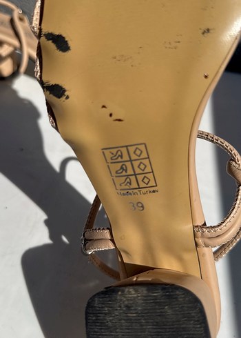 39 numara. Bej Minimalist İnce Topuklu Kadın Sandalet - Görsel 5