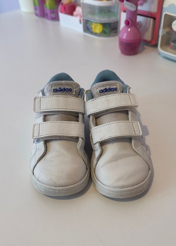 Erkek Çocuk Beyaz Adidas Spor Ayakkabı 25,5 numara