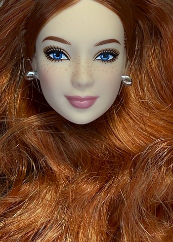Barbie Barbie basics kızıl baş