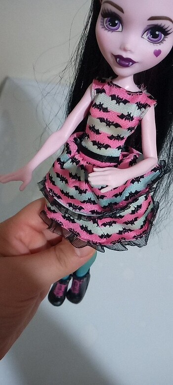  Beden Draculaura