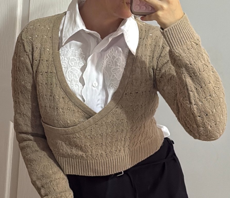 Bej Kadın Kısa Triko Kazak - Görsel 2