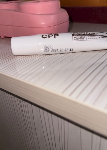 Gözaltı nemlendirici krem - Görsel 2