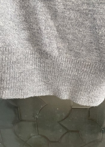 Gri V Yakalı Kadın Keten Triko - Görsel 4