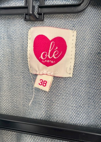 Dantel Detaylı Kolsuz Mavi Denim Ceket - Görsel 5