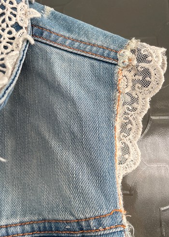 Dantel Detaylı Kolsuz Mavi Denim Ceket - Görsel 3