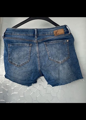 Boncuk İşlemeli Mavi Mini Denim Şort - Görsel 6
