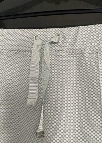 Gri Mini Bol Kesim Kemerli Şort - Görsel 2