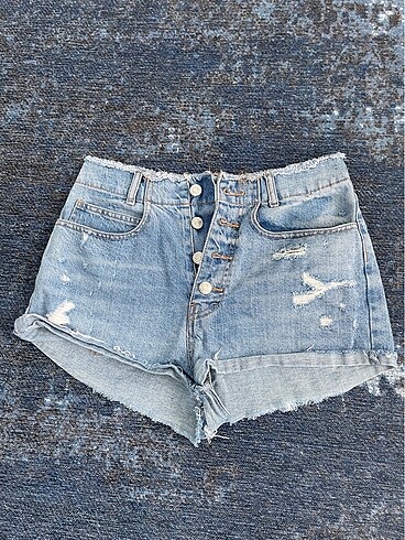 Pull Bear ve zara şort ikili