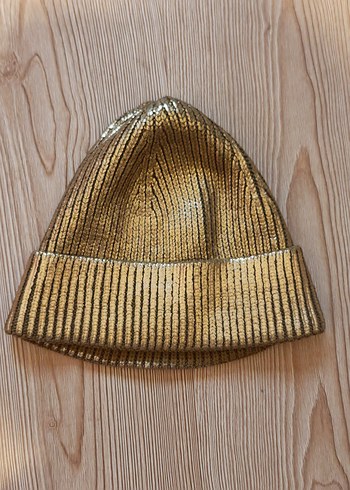 Zara Parlak Altın Renkli Bere - Görsel 2