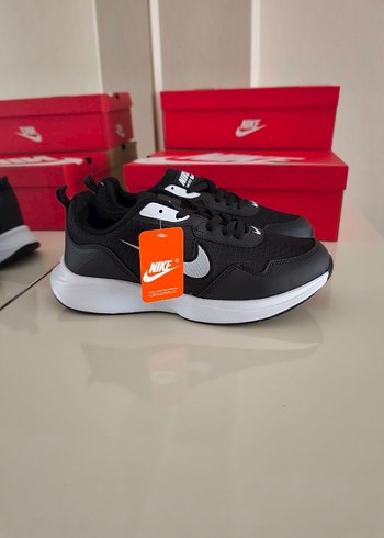 Nike Nike Siyah Erkek Spor Ayakkabı
