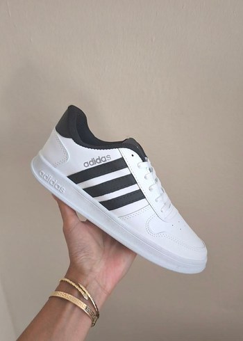 42 Beden Adidas Beyaz Siyah Erkek Spor Ayakkabı