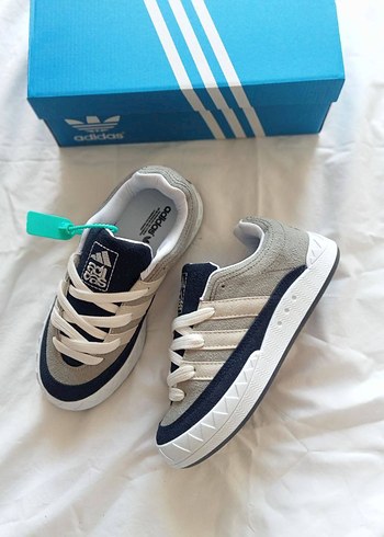 37 Beden Adidas Gri Bağcıklı Kadın Spor Ayakkabı