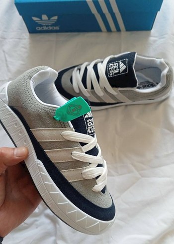 37 Beden gri Renk Adidas Gri Bağcıklı Kadın Spor Ayakkabı
