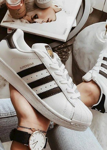 37 Beden Adidas Beyaz Siyah Çizgili Kadın Spor Ayakkabı