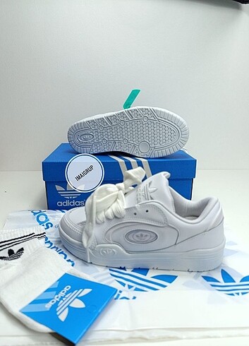 36 Beden beyaz Renk Adidas Bayan spor ayakkabisi