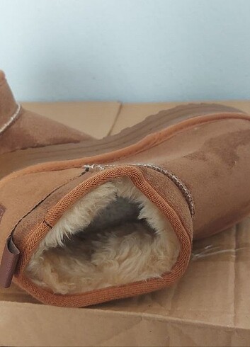 Ugg Kadin ugg bot