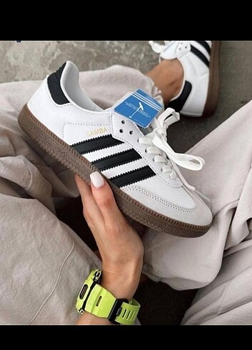 36 Beden Unisex Adidas spor ayakkabisi