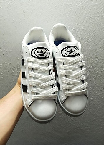 Kadin Adidas spor ayakkabisi