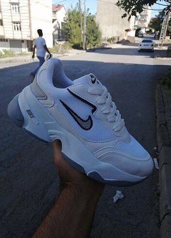 Nike Nike kadin spor ayakkabisi