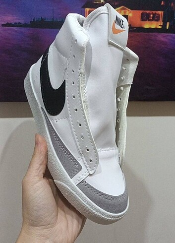 Nike Kadin spor ayakkabisi