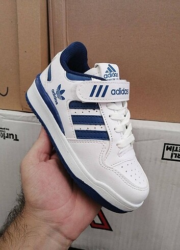 Adidas Çocuk spor ayakkabısı 