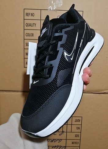 Nike Erkek spor ayakkabisi