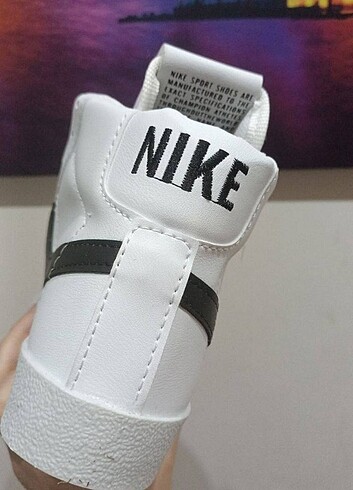 Nike Kadin spor ayakkabisi