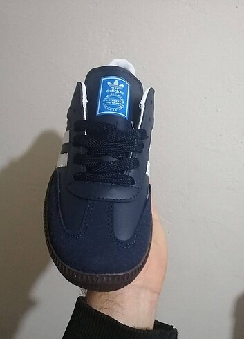 Adidas Kadin spor ayakkabisi