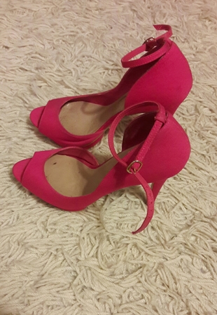 pembe ayakkabı 