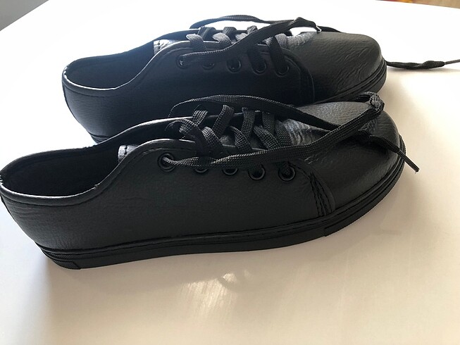 Siyah spor ayakkabı - Görsel 2