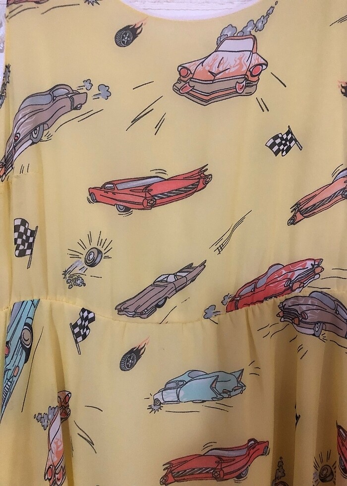 Araba desenli sarı  elbise - Görsel 3