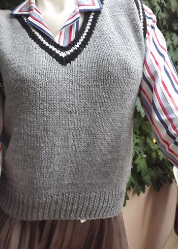 Gri v yaka  süveter el emeği #bluz #crop #süveter - Görsel 2