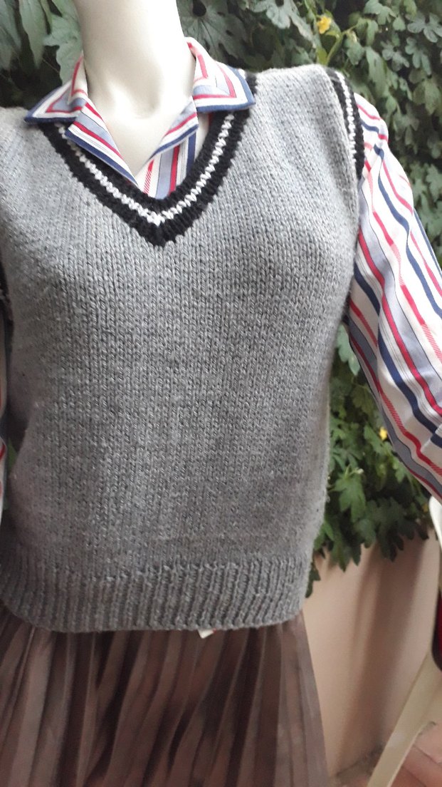 Gri v yaka  süveter el emeği #bluz #crop #süveter - Görsel 2