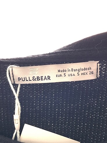 m Beden siyah Renk Pull and Bear T-shirt %70 İndirimli.