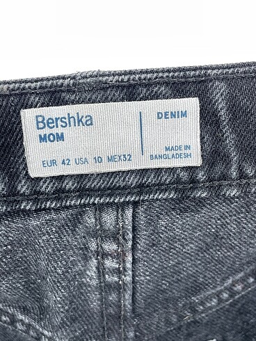 42 Beden siyah Renk Bershka Jean / Kot %70 İndirimli.
