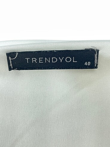 40 Beden beyaz Renk Trendyol & Milla Bluz %70 İndirimli.