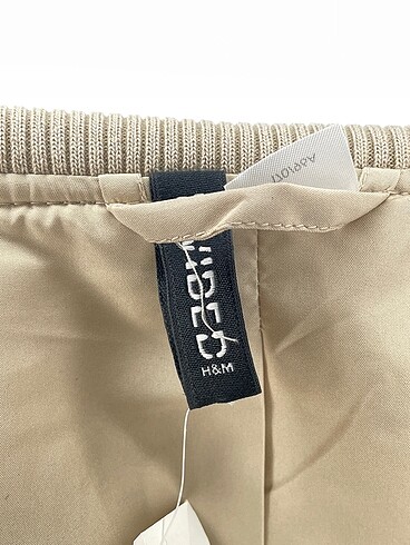m Beden çeşitli Renk H&M Bomber %70 İndirimli.