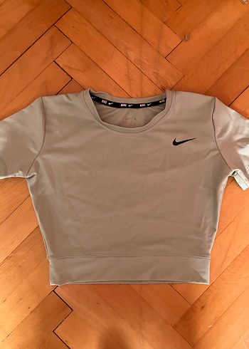 Nike yeşil crop