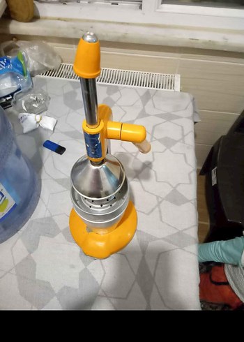 Turuncu ve Gri Manuel Meyve Sıkacağı - Görsel 3