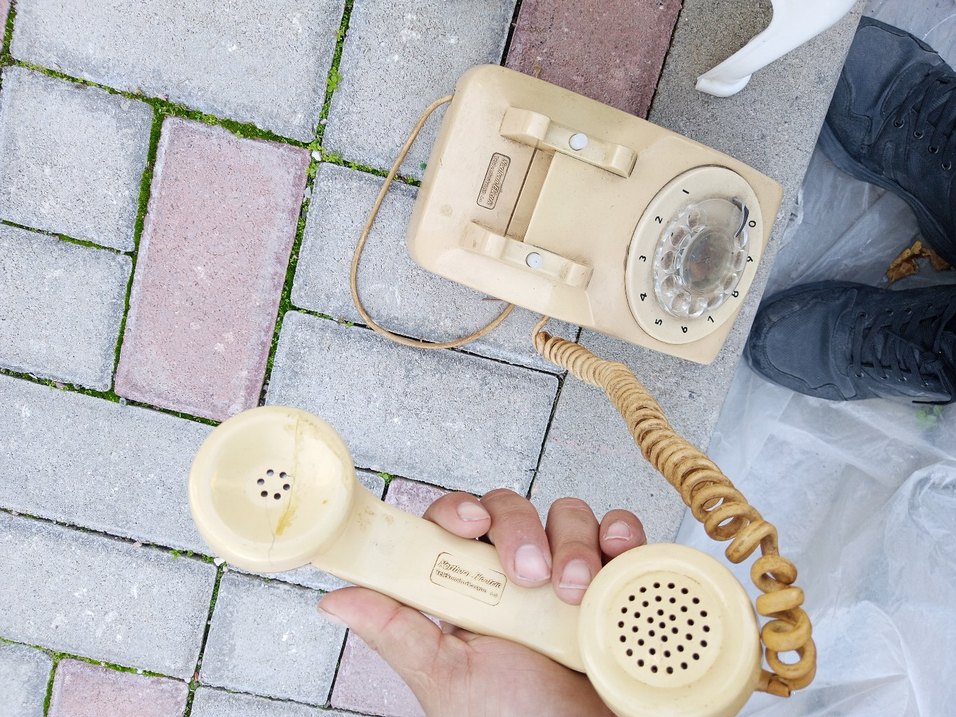 Pastel Beyaz Döner Telefon - Görsel 3