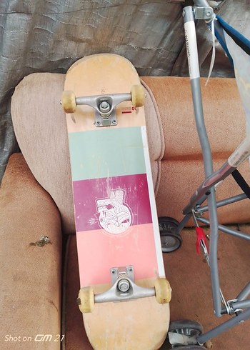 Kahverengi Kaykay ve Gri Çocuk Scooter'ı - Görsel 4