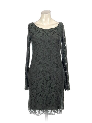 PreLoved Kısa Elbise %70 İndirimli.