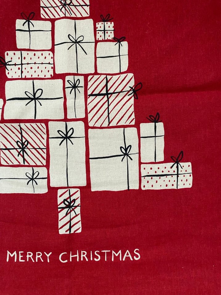 Kırmızı Baskılı Yastık Kılıfı - Görsel 2