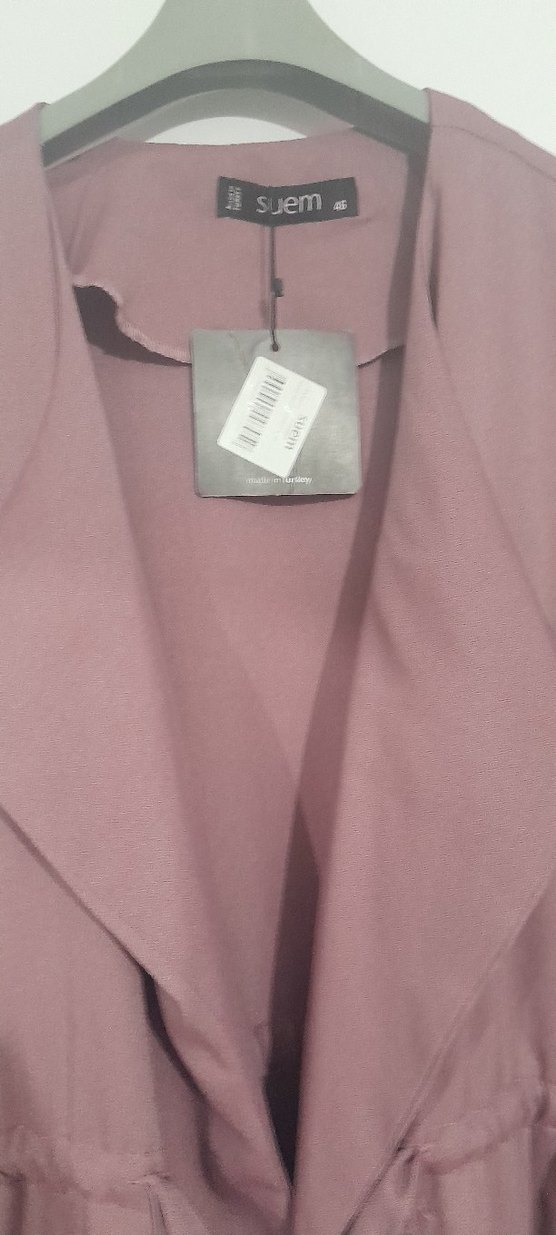 Uzun Dökümlü Kadın Bej Ofis Kabanı - Görsel 2