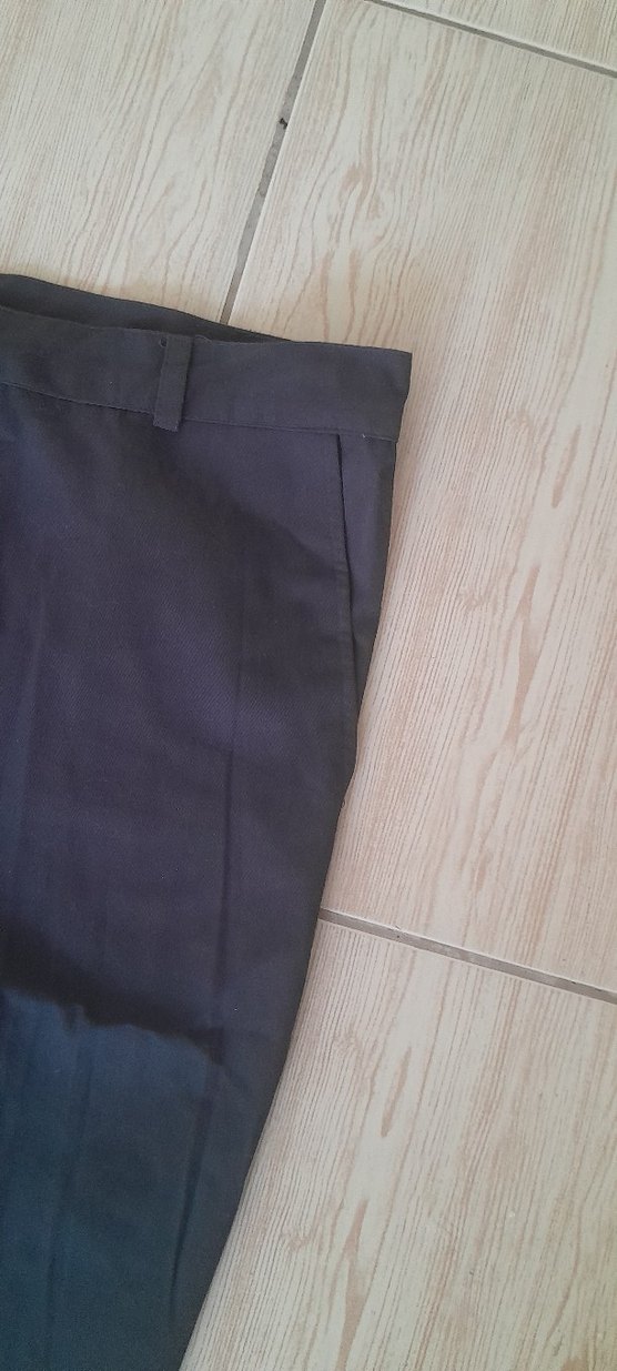 Siyah Kadın Piliseli Kumaş Pantolon - Görsel 2