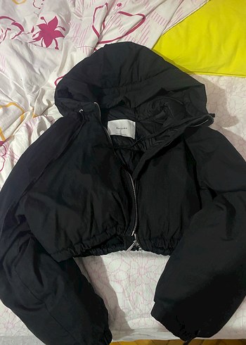 s Beden siyah Renk Bershka Crop Kapüşonlu Şişme Mont