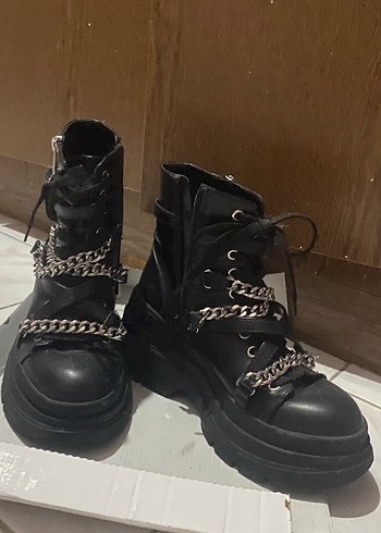36 Beden Zincir Detaylı Bershka Platform Bot