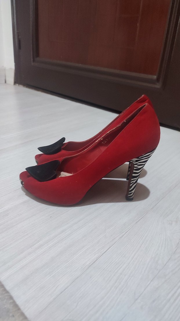 Kırmızı Zebra Kalpli Topuklu Kadın Stiletto - Görsel 3